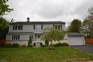 65 Warrenville Rd, Middlesex, NJ 08846-1627