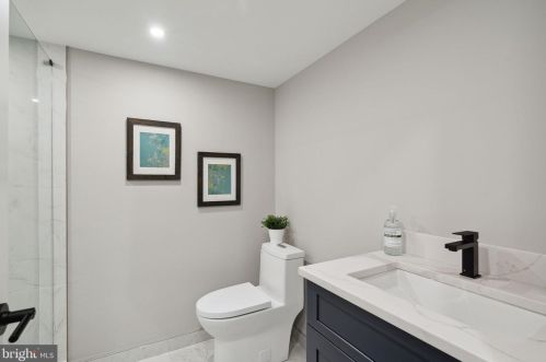 2200 Kater St, Philadelphia PA 19146-1139 exterior