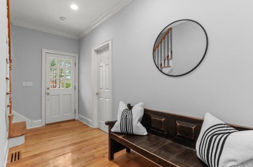 31 New Canaan Rd, Wilton CT 06897-3311 exterior