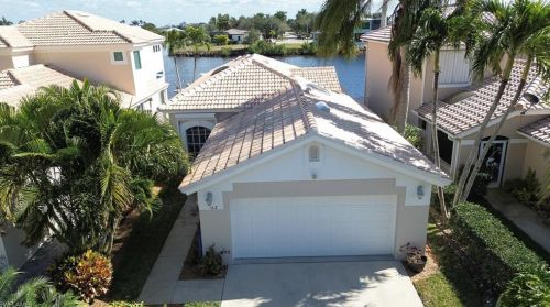 162 Eveningstar Cay, Naples, FL 34114-9611