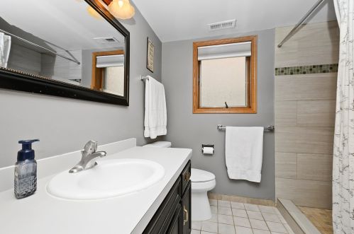 10220 Homan Ave, Chicago IL 60655-3510 exterior