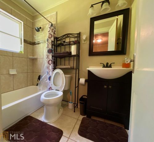 2280 Dauphine St, Atlanta, GA 30344-2547