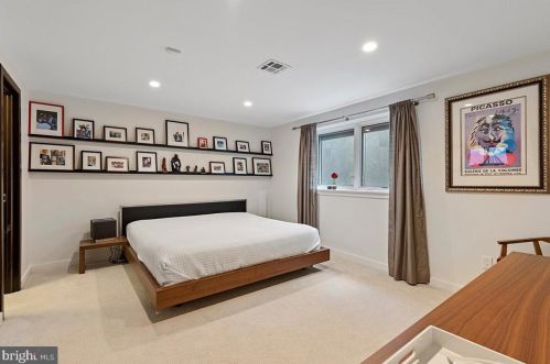 46 Leavitt Ln, Princeton NJ 08540-3921 exterior