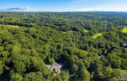 8 Brenner Pl, Demarest, NJ 07627-1303