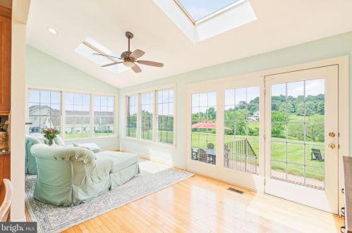 17675 Tobermory Pl, Leesburg VA 20175-7053 exterior