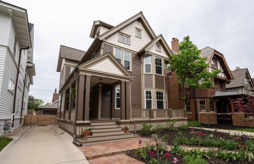 3263 Shepard Ave, Milwaukee, WI 53211-3137