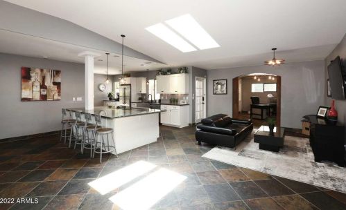 4451 Earll Dr, Phoenix AZ 85031-3821 exterior