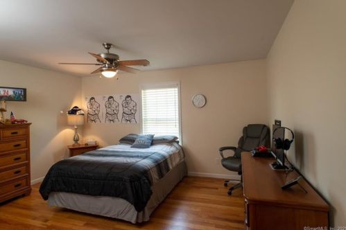 101 High St, Derby CT 06418-2721 exterior