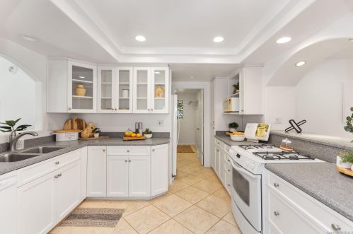 1006 Cassidy St, Oceanside CA 92054-6031 exterior