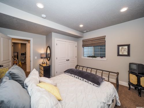 2161 Lorita Way, Sandy UT 84093-6514 exterior