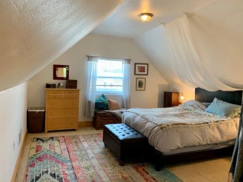 1028 46, Milwaukee WI 53208-3120 exterior