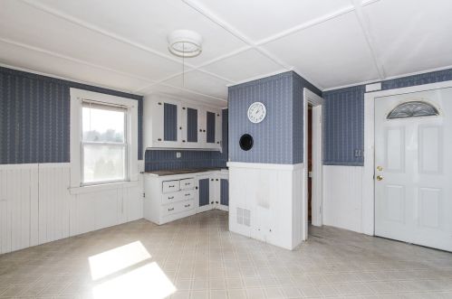 4 Westville Rd, Plaistow NH exterior