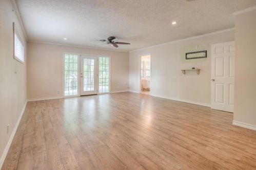 2310 Ave, Huntsville TX 77340-5517 exterior