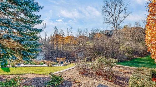 1140 Autumnview Dr, Rochester MI 48307-6060 exterior