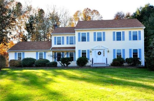 210 Gorden Cir, Windsor CT  06095-1780 exterior