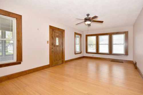 615 Saylor Ave, Elmhurst IL 60126-4305 exterior