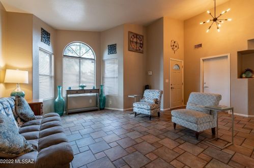 4973 Hurston Dr, Tucson, AZ 85742-8876