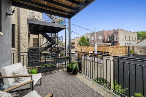 1839 Iowa St, Chicago IL 60622-4990 exterior