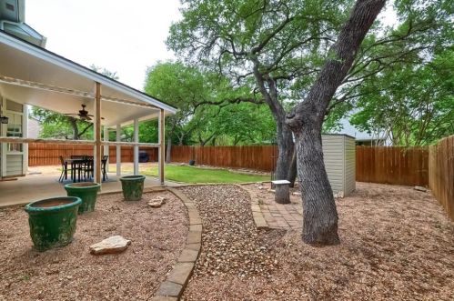 8514 Frst Hts Ln, Austin TX 78749-3500 exterior