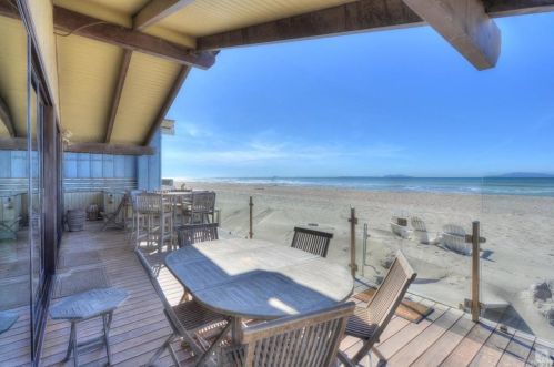 867 Mandalay Bch Rd, Oxnard CA 93035-1078 exterior