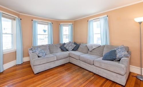 42 Ellsworth Rd, Peabody MA 01960-5325 exterior