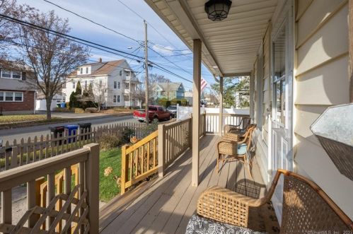 32 Clifton St, Wallingford CT  06492-4002 exterior