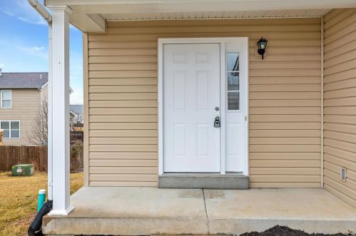 55 Silver Spur Dr, Winfield, MO 63389-2431