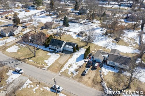 4085 Nicholl Ave, Meskegon MI 49444-3633 exterior