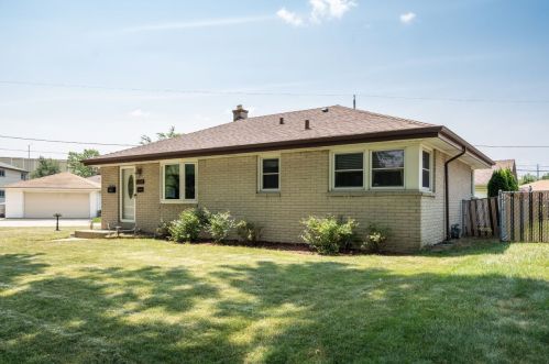 4257 14th St, Milwaukee, WI 53209-6940