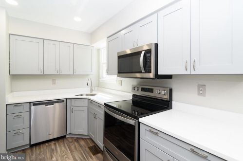 8016 Branch Wood Ct, Ellicott MD 21043-6937 exterior