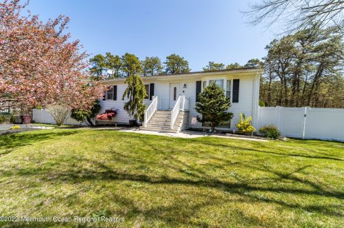 483 Western Blvd, Berkeley Township NJ 08721-3316 exterior