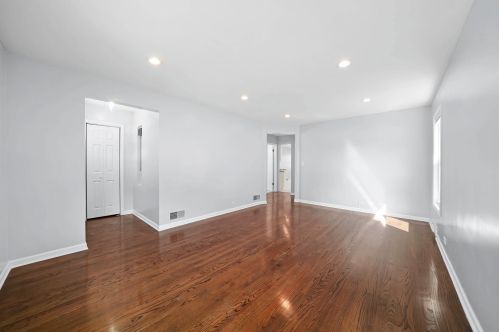 6538 Foster Ave, Chicago IL  60656-2245 exterior