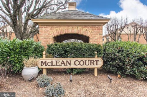 7308 Aynsley Ln, Mc Lean VA 22102-2931 exterior