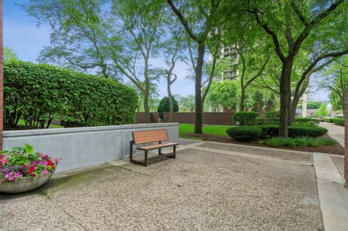 2941 Michigan Ave, Chicago IL  60616-0047 exterior