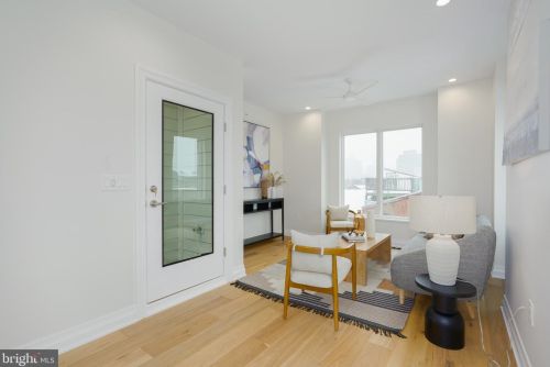 516 21 St, Philadelphia PA 19130-1401 exterior