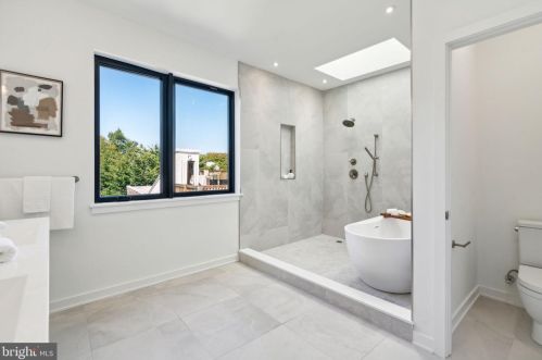 761 Cleveland St, Philadelphia PA 19146-2909 exterior