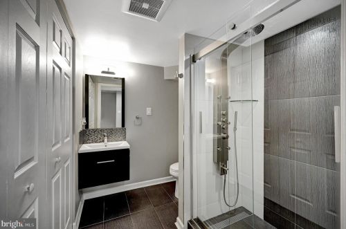 99 York Dr, Princeton NJ 08540-7946 exterior