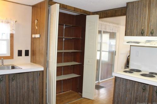 21 Country Clb Trl, Deep River CT 06419-1208 exterior