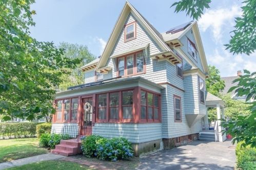 28 Mountainview St, Springfield, MA 01108-2016