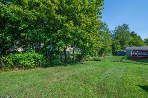 127 Brk Dr, Dover NJ 07801-4704 exterior