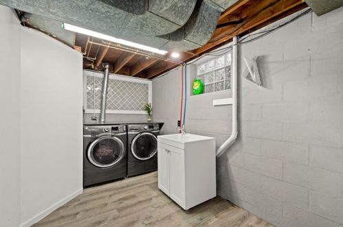 841 Macarthur Dr, Pittsburgh PA 15228-1703 exterior