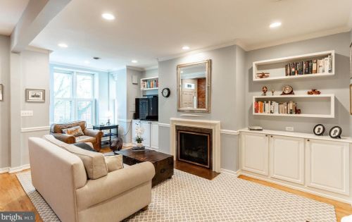 238 10th St, Washington DC  20002-6214 exterior