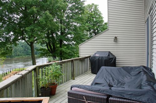 17932 Riverbluff Dr, Big Rapids MI  49307-9084 exterior