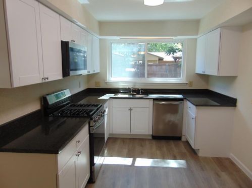 1932 Canterbury St, Irving, TX 75062-3514