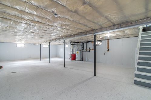 105 Joan St, Springfield MA  01129-1533 exterior