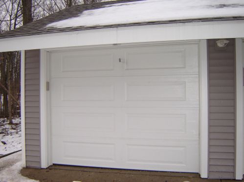 3382 Pine Meadow Dr, Grand Rapids MI 49512-3056 exterior