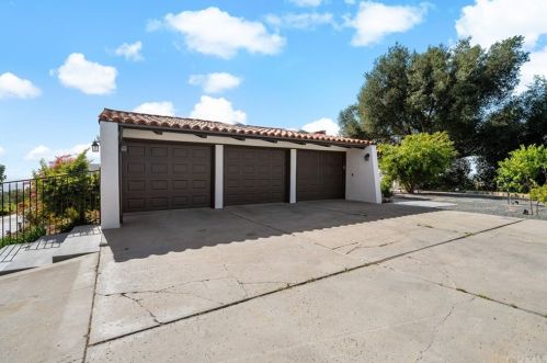 39111 Chaparral Dr, Temecula CA 92592-2020 exterior