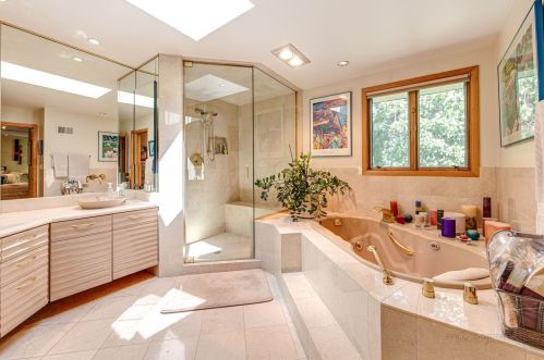 4848 Coyle Ave, Chicago IL 60645-3213 exterior