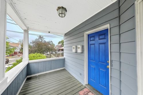 120 Center St, Woonsocket, RI 02895-4256