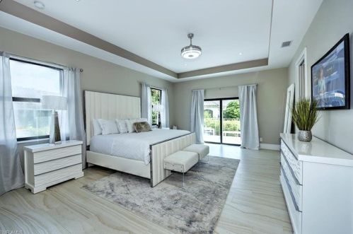 3860 Crayton Rd, Naples FL 34103-3576 exterior